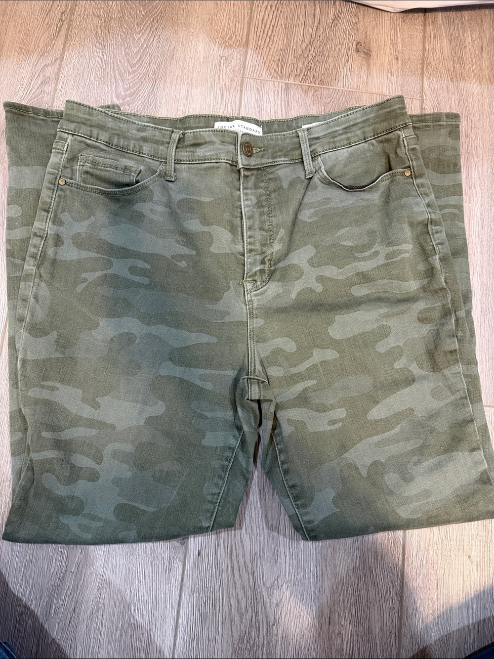 Social Standard by Sanctuary Women’s Cotton Camo High Rise Skinny Jeans 12